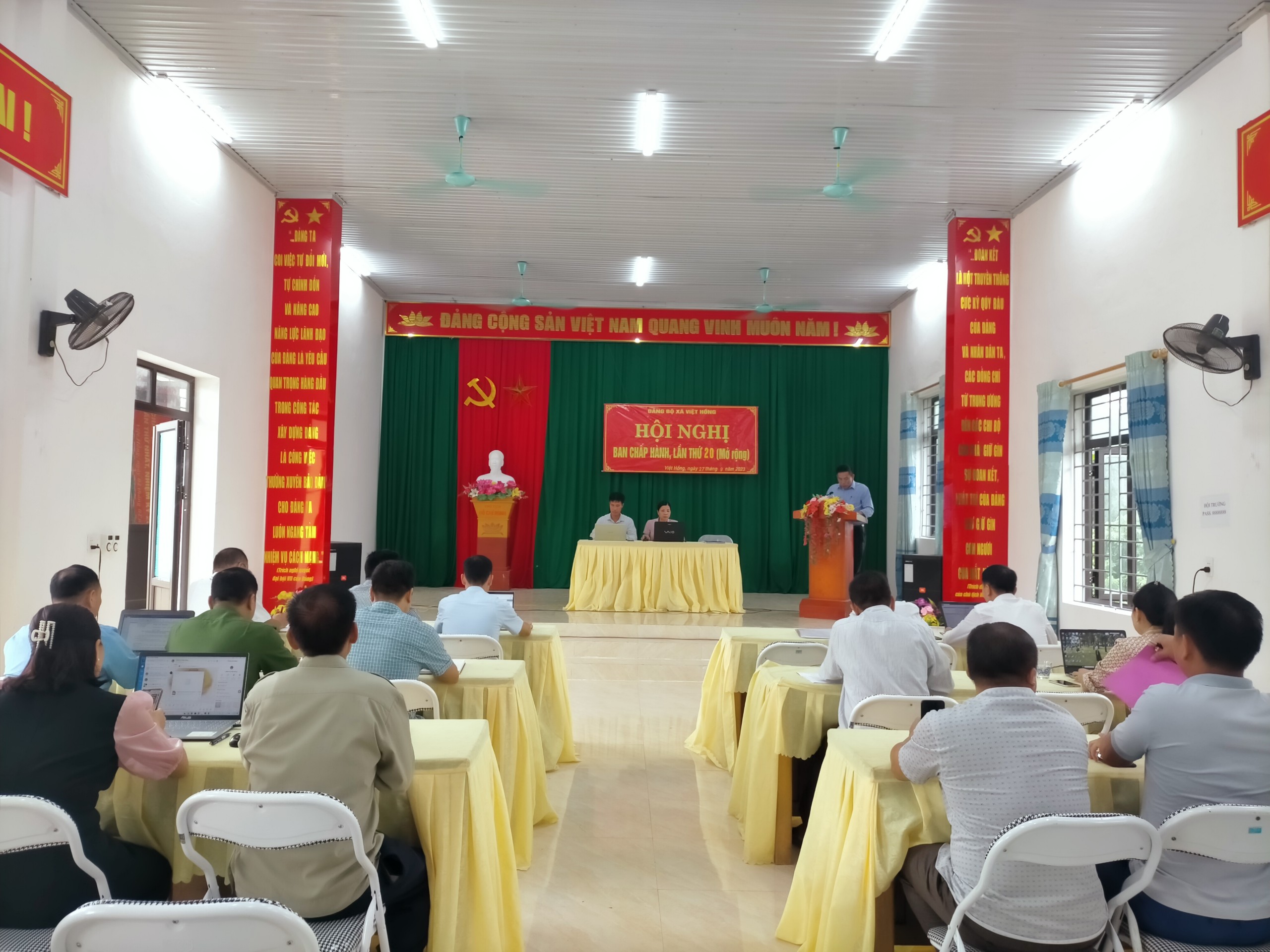 Đảng ủy xã Việt Hồng tổ chức Hội nghị sơ kết công tác Đảng 9 tháng đầu năm và triển khai nhiệm vụ 3 tháng cuối năm 2023