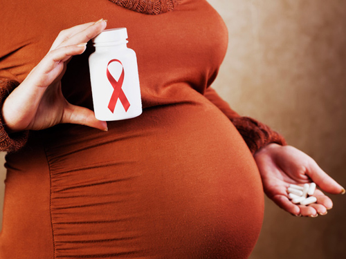 Tuyên truyền Triển khai tháng cao điểm Dự phòng lây truyền HIV từ mẹ sang con năm 2020