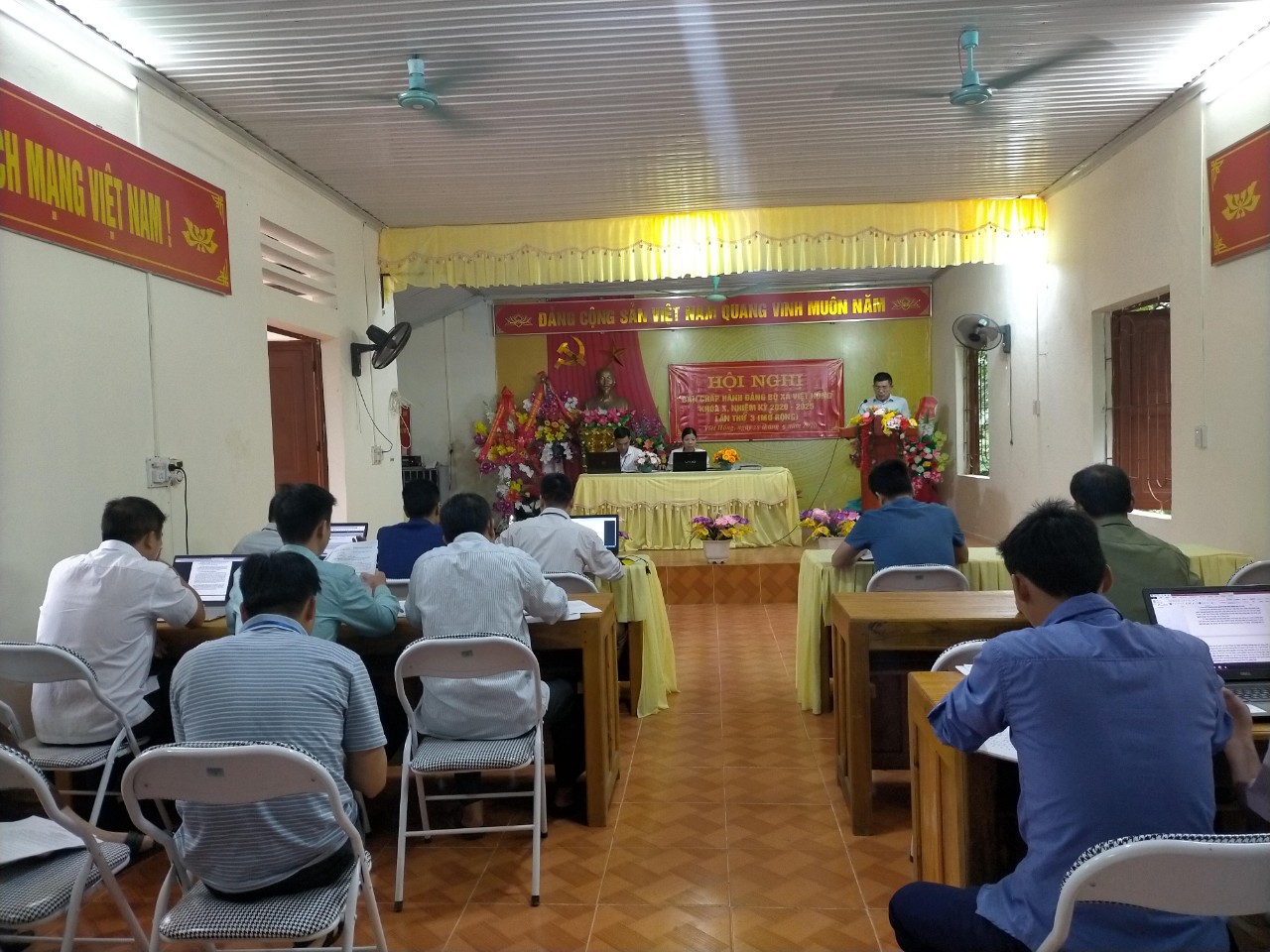 Hội nghị Ban Chấp Hành Đảng bộ xã Việt Hồng khóa X,  lần thứ 03 (mở rộng).
