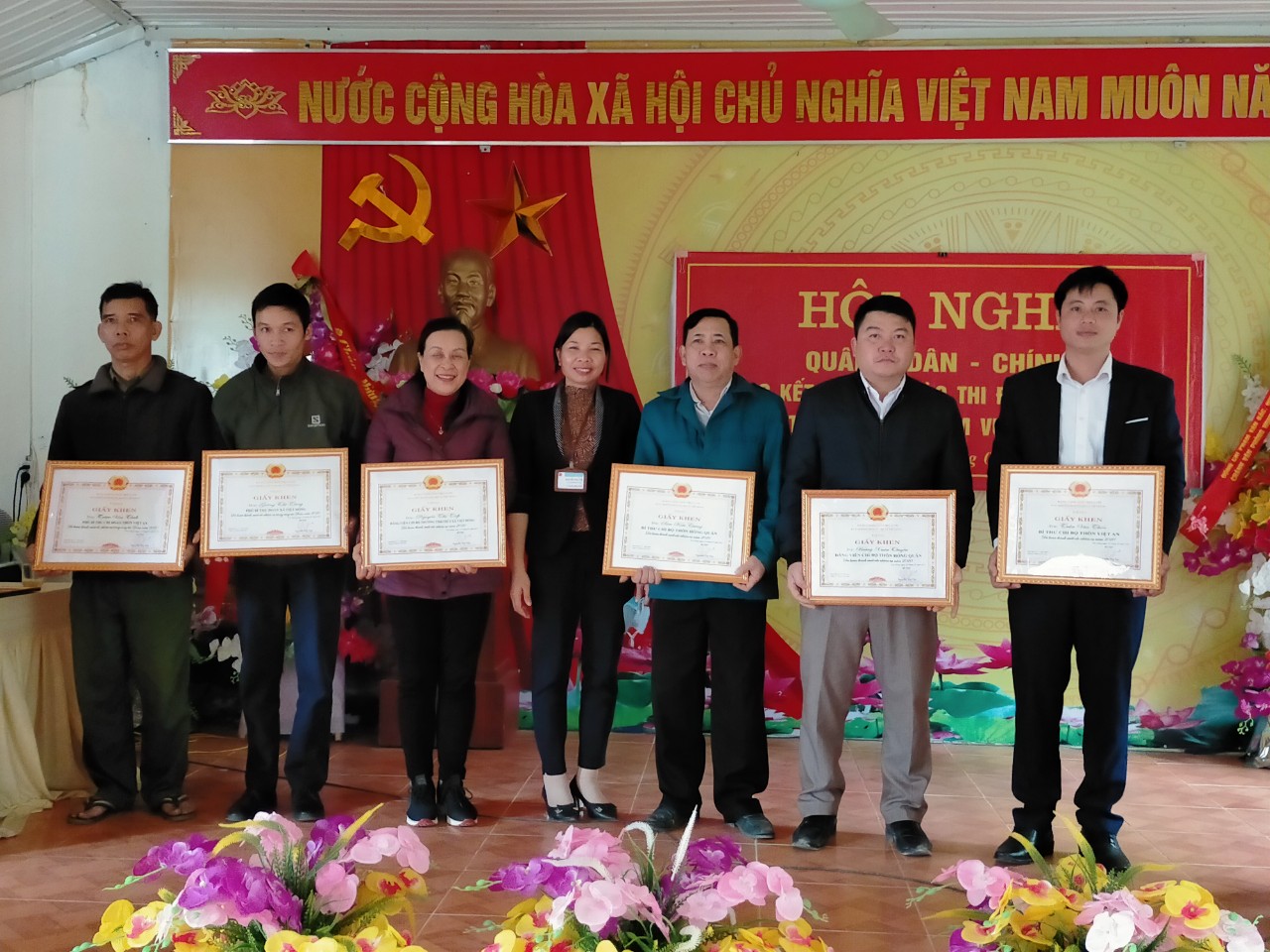 Xã Việt Hồng tổ chức Hội nghị Quân - Dân - Chính   Tổng kết phong trào thi đua năm 2020 và ký kết giao ước thi đua năm 2021